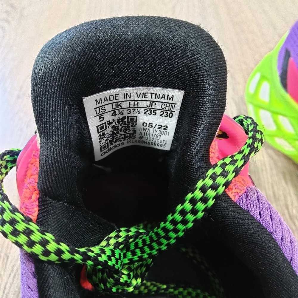 Adidas Ultraboost Web DNA J Youth Size 5 Pink/white/green With Box! - Picture 8 of 9